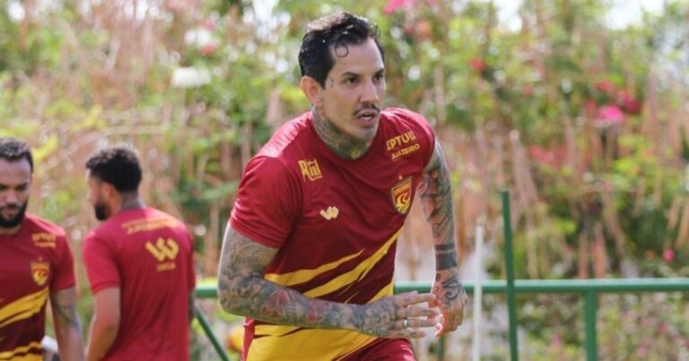 Victor Ramos Considera Aposentadoria Após Juazeirense e Recebe Propostas do Feira FC