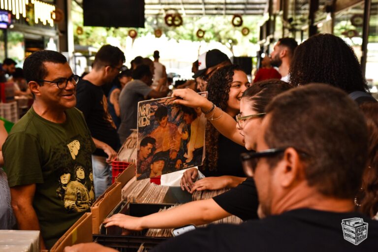 9ª Edição da Feira de Discos Revitaliza a Cultura do Vinil em Feira de Santana
