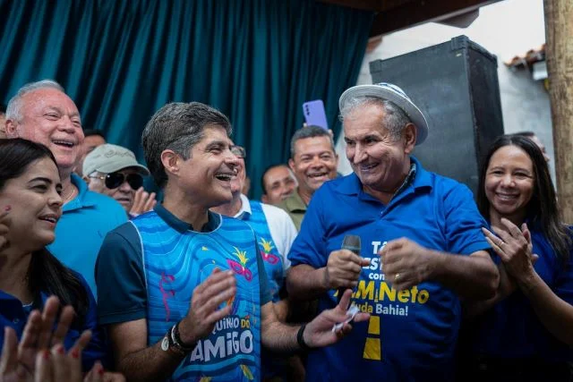ACM Neto e Coronel Marcam Presença em Evento no Interior da Bahia ACM Neto e Coronel Marcam Presença em Evento no Interior da Bahia
