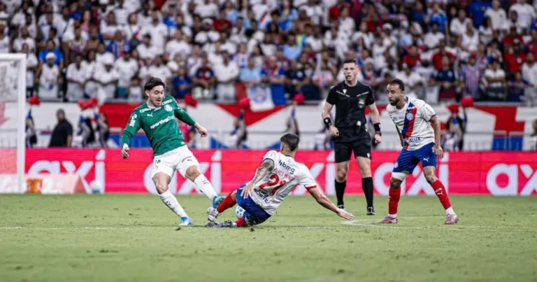 Bahia é Derrotado pelo Palmeiras e Cai do G-4 no Campeonato Brasileiro Bahia é Derrotado pelo Palmeiras e Cai do G-4 no Campeonato Brasileiro