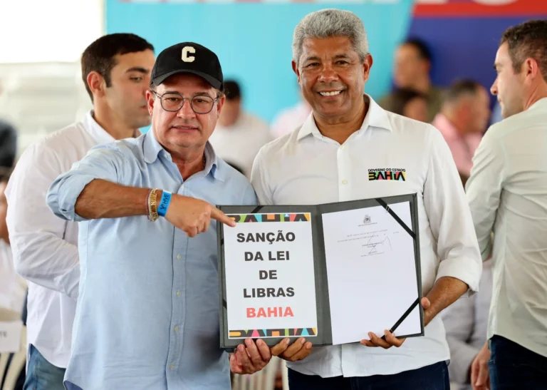 Bahia Reconhece Libras como Meio Legal de Comunicação: Um Marco para a Inclusão