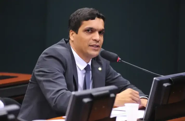 Cabo Daciolo se Filia ao Mobiliza e Lança Pré-Candidatura à Presidência em 2026 Cabo Daciolo se Filia ao Mobiliza e Lança Pré-Candidatura à Presidência em 2026