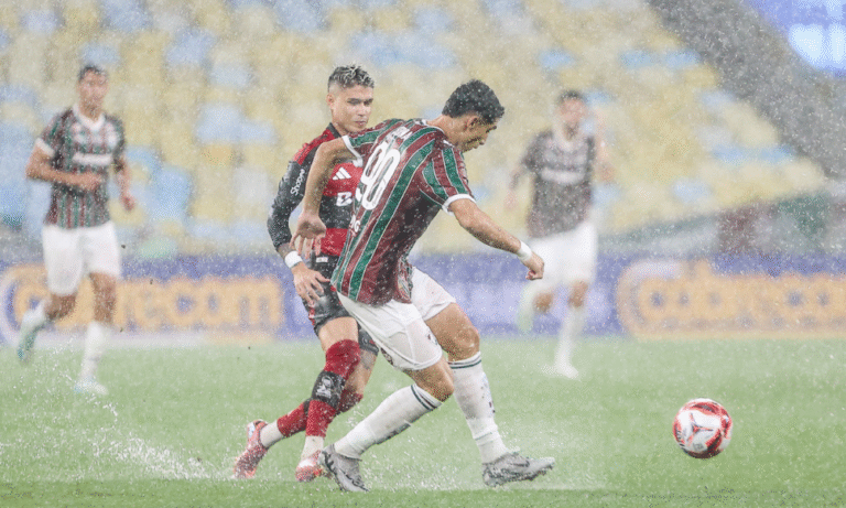 Clássico entre Flamengo e Fluminense no Maracanã: Rivalidade e Emoção