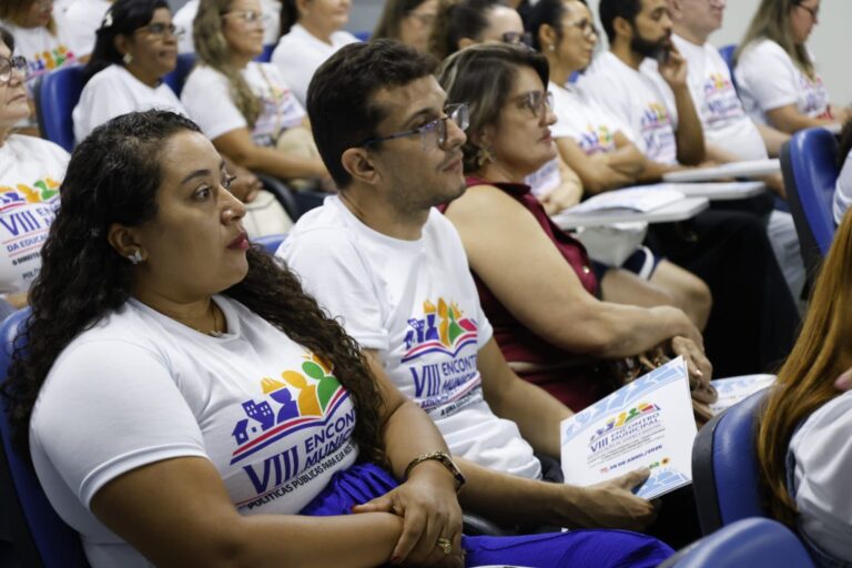 Encontro sobre Educação de Jovens e Adultos em Petrolina: Avanços e Desafios
