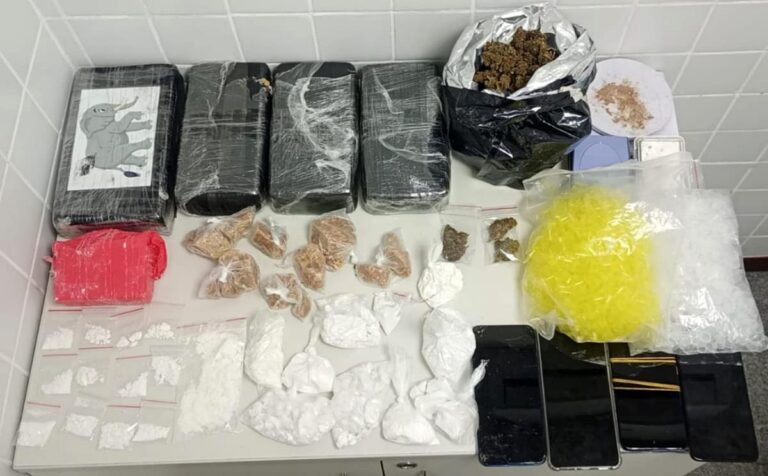 Homem detido com drogas em Feira de Santana durante operação policial