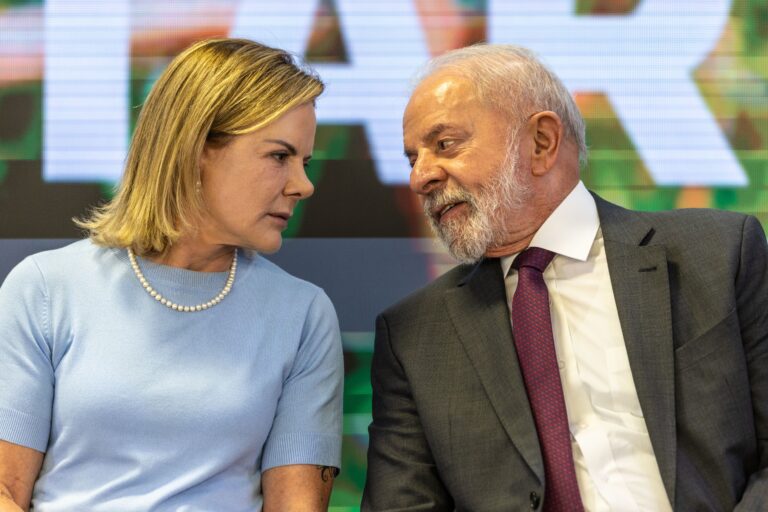 Indefinição na Sucessão de Gleisi e Desafios na Aprovação de Messias no STF