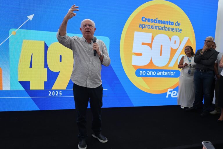 José Ronaldo celebra avanço histórico na alfabetização em Feira de Santana