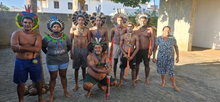 Kariri-Xocó Celebram Cultura em Feira de Santana em Homenagem ao Dia dos Povos Indígenas