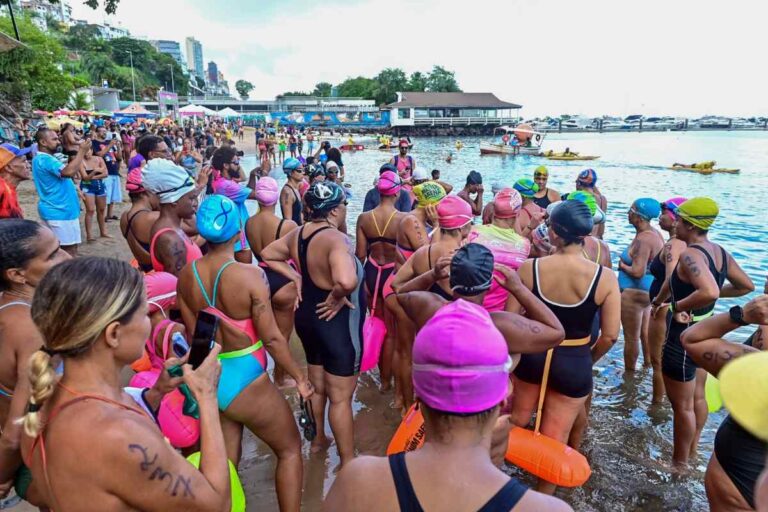 Mar & Elas: Terceira Edição Reúne 200 Mulheres em Natação em Salvador
