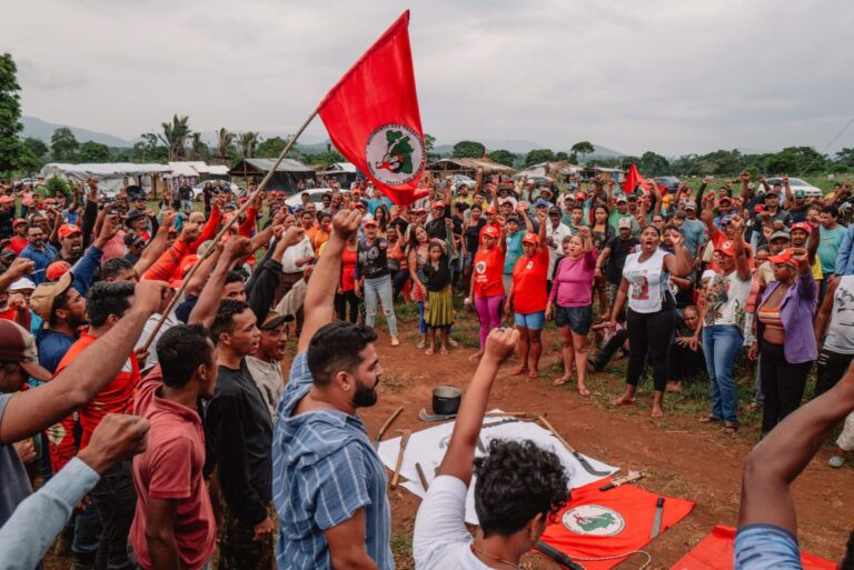 MST Realiza Marcha em Homenagem a Camponeses Assassinados em Eldorado dos Carajás MST Realiza Marcha em Homenagem a Camponeses Assassinados em Eldorado dos Carajás