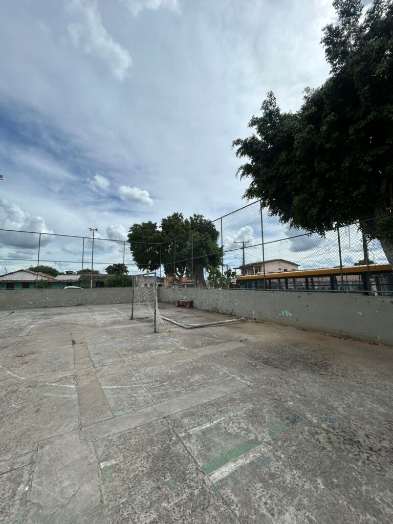 Presidente da Câmara Apresenta Indicação para Reforma da Quadra de Esportes em Pé de Serra