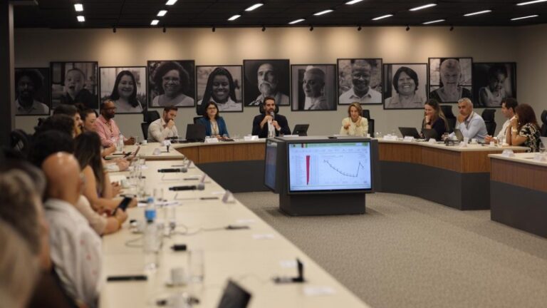 Reunião do Ciclo de Governança: Avanços na Gestão da Educação no RS Reunião do Ciclo de Governança: Avanços na Gestão da Educação no RS