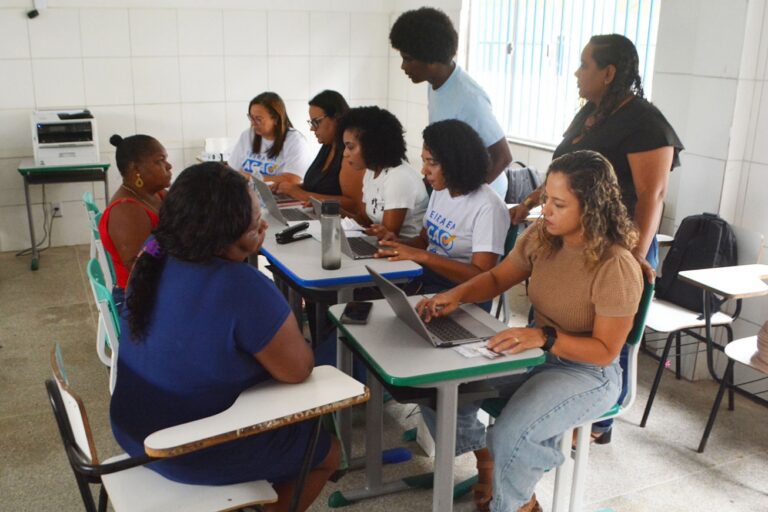 SEDESO Participa do Feira em Ação no Distrito de Jaíba: Serviços Essenciais para a Comunidade