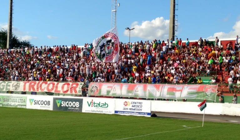 Torcida Falange Tricolor Exige Transparência Após Saída de Rodrigo Fonseca