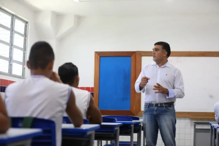 Bahia Convoca 159 Professores da Educação Básica: Oportunidade Imperdível