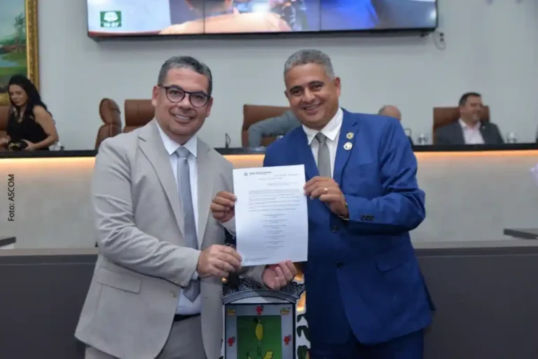 Câmara Municipal Homenageia Mário Paim com Título de Cidadão Feirense