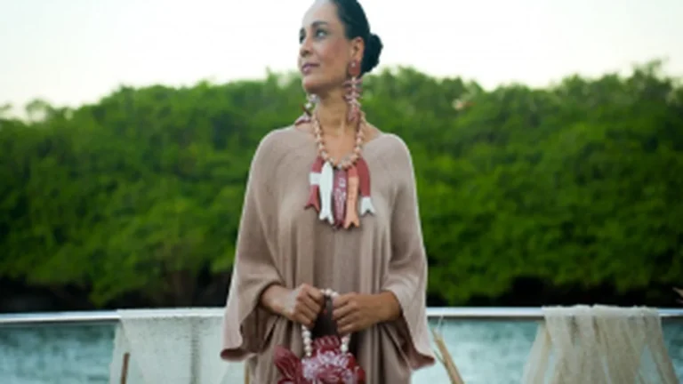 Desfile das Mulheres de Barro no Center Lapa destaca artesanato e impacto econômico na Bahia
