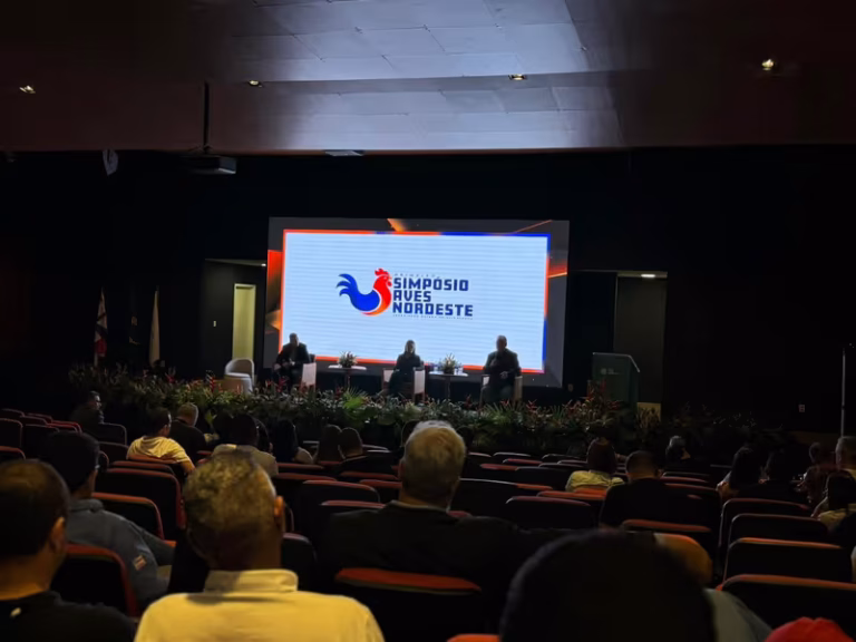Simpósio Aves Nordeste: Inovação e Sucesso no Setor Avícola Simpósio Aves Nordeste: Inovação e Sucesso no Setor Avícola