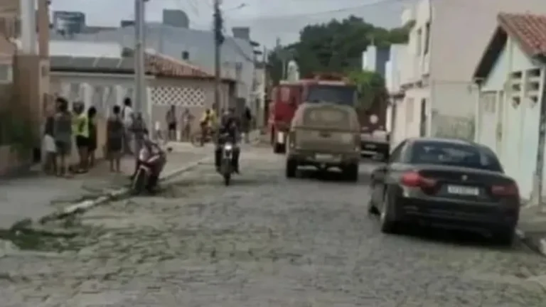Tragédia em Serrinha: Incêndio Fatal Leva Três Crianças em Bahia