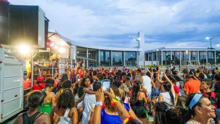 Programação Cultural de Julho em Feira de Santana: Música, Cinema e Cultura Geek no Teatro Carlos Pi