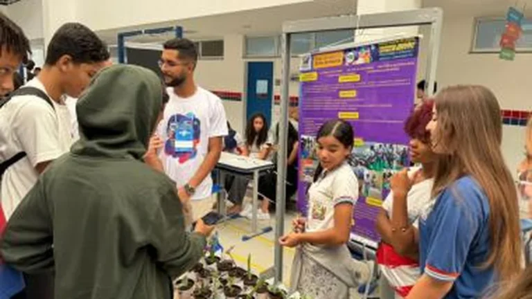 Feira em Juazeiro fortalece protagonismo estudantil e cultura científica nas escolas baianas Feira em Juazeiro fortalece protagonismo estudantil e cultura científica nas escolas baianas