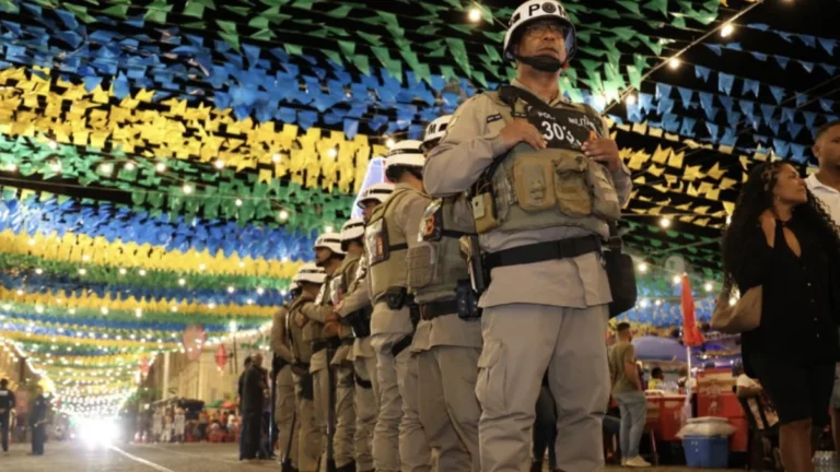 Operação São João 2026: Como o Reconhecimento Facial Prendeu 19 Foragidos na Bahia Operação São João 2026: Como o Reconhecimento Facial Prendeu 19 Foragidos na Bahia