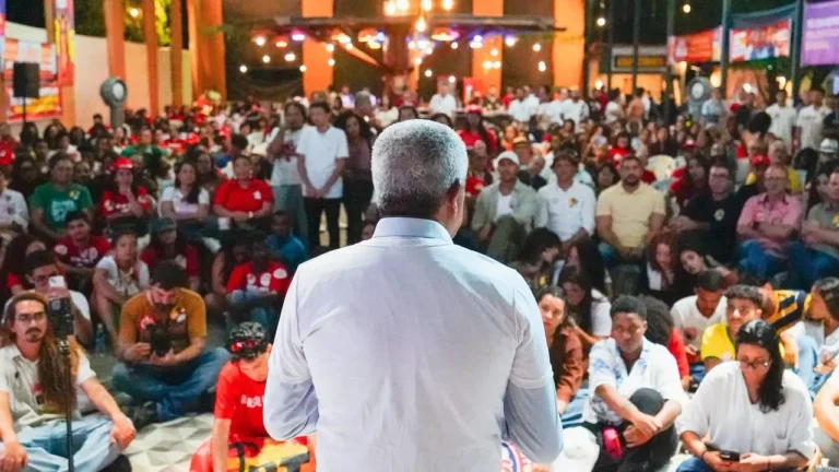 Ato da Juventude em Itaberaba destaca avanços em educação e cultura do Governo da Bahia