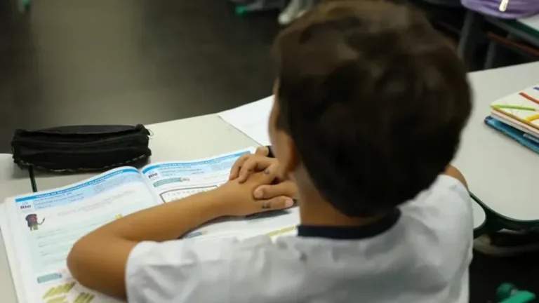 Conselho Nacional de Educação Renova Diretrizes do Ensino Integral com Prazo para Atualização
