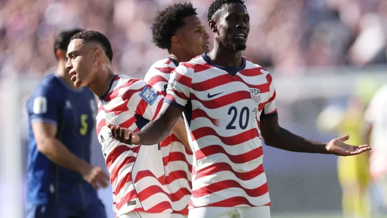 Uefa critica Fifa por anular cartão vermelho de Balogun: decisão gera polêmica na Copa do Mundo