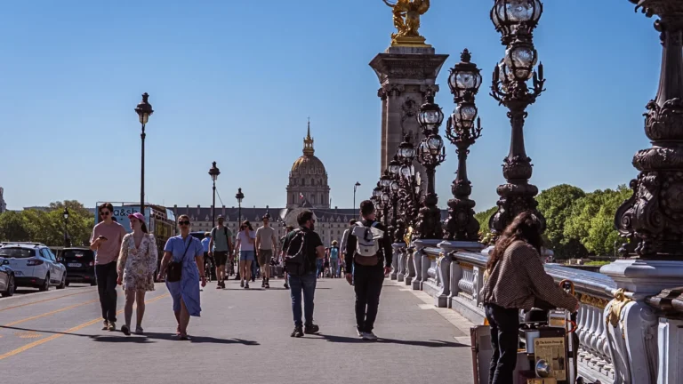 Calor Extremo na Île-de-France: Temperaturas Chegam a 39°C e Afetam o Dia a Dia Calor Extremo na Île-de-France: Temperaturas Chegam a 39°C e Afetam o Dia a Dia