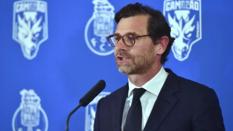 Villas-Boas sinaliza reforço para o ataque do FC Porto e destaca prioridades do clube Villas-Boas sinaliza reforço para o ataque do FC Porto e destaca prioridades do clube