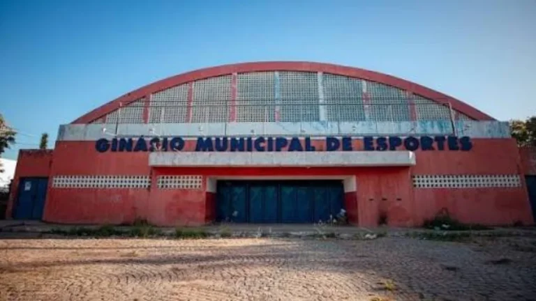 Sudesb lança licitação para reforma do Ginásio de Esportes de Lauro de Freitas Sudesb lança licitação para reforma do Ginásio de Esportes de Lauro de Freitas