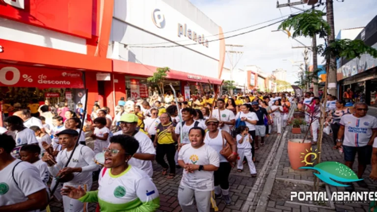 Entre Berimbaus e Sambas: Camaçari Celebra Mestres da Cultura Popular Entre Berimbaus e Sambas: Camaçari Celebra Mestres da Cultura Popular