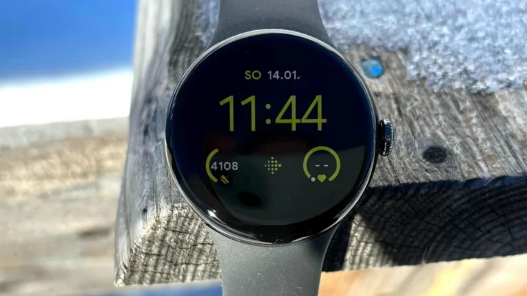 App Inteligente Transforma Pixel Watch em Radar de Voos em Tempo Real