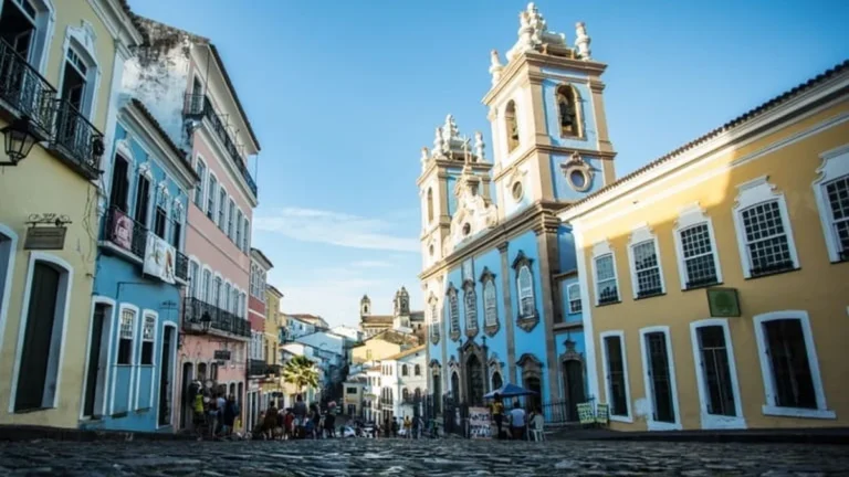Salvador: Descubra a História e Cultura que Encantam o Brasil